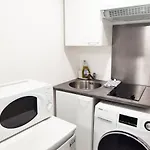 Studio Near Metro & Marais & Hotel De Ville & Seine