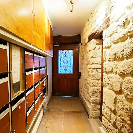Apartment Near Metro & Marais & De & Seine *